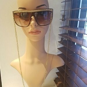 Retro brown square glasses